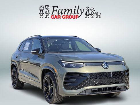New 2026 Volkswagen Tiguan SE R-Line FWD image 2
