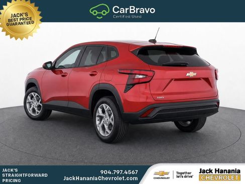 Used 2024 Chevrolet Trax LS w/ LS Convenience Package FWD image 6
