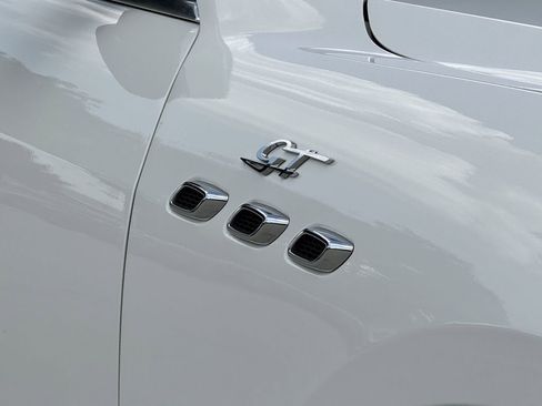 Used 2022 Maserati Levante GT image 8