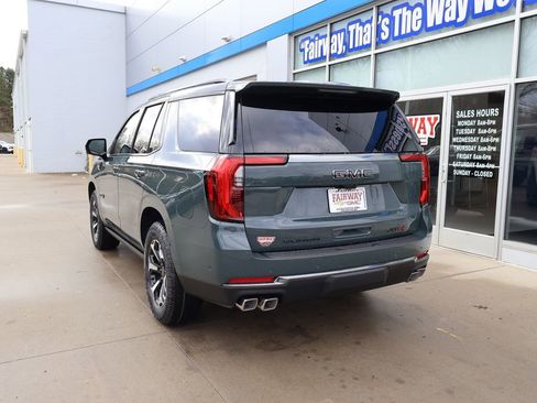 New 2026 GMC Yukon AT4 w/ AT4 Premium Plus Package AWD/4WD image 8