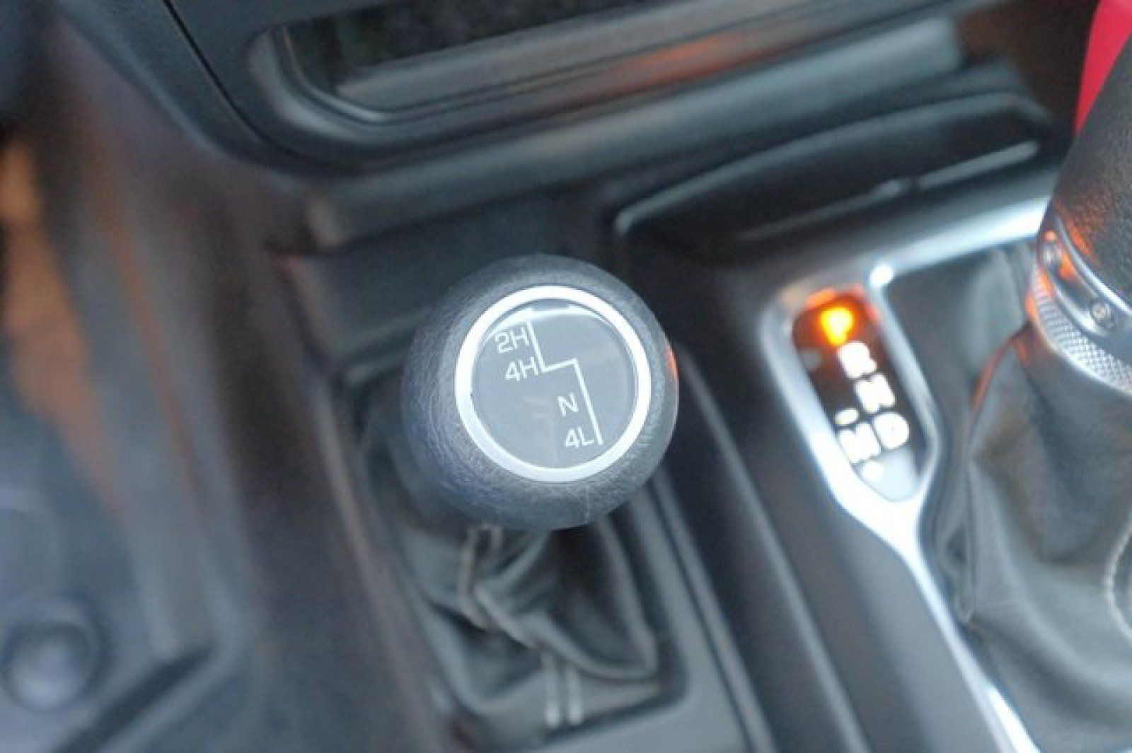 Used 2020 Jeep Wrangler Unlimited Sahara AWD/4WD image 25