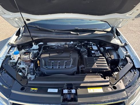 Certified 2023 Volkswagen Tiguan SE R-Line FWD image 9