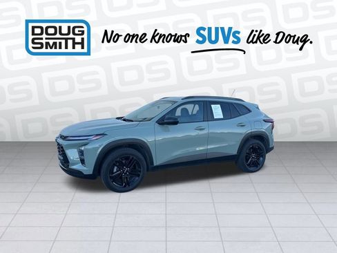 Used 2025 Chevrolet Trax ACTIV w/ Driver Confidence Package image 1