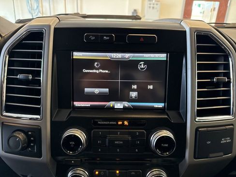 Used 2015 Ford F150 Lariat w/ Equipment Group 502A Luxury image 21