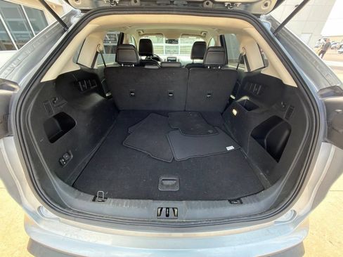 Used 2022 Ford Edge SEL AWD/4WD image 16