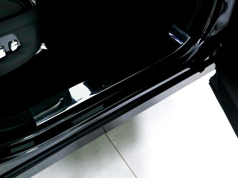 Used 2026 Rolls-Royce Cullinan AWD/4WD image 32