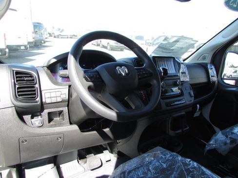 Used 2025 RAM ProMaster 2500 w/ Convenience Group image 11