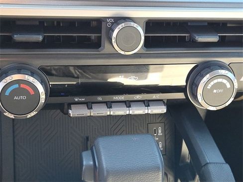 Used 2025 Toyota Tacoma TRD Sport image 24