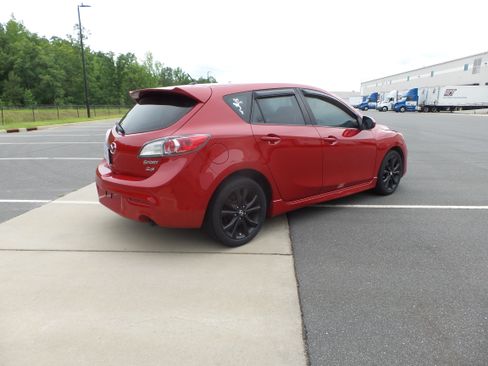 Used 2011 MAZDA MAZDA3 s Sport FWD image 3