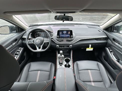 New 2025 Nissan Altima 2.5 SR AWD/4WD image 10