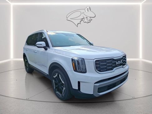 Used 2024 Kia Telluride S AWD/4WD image 7