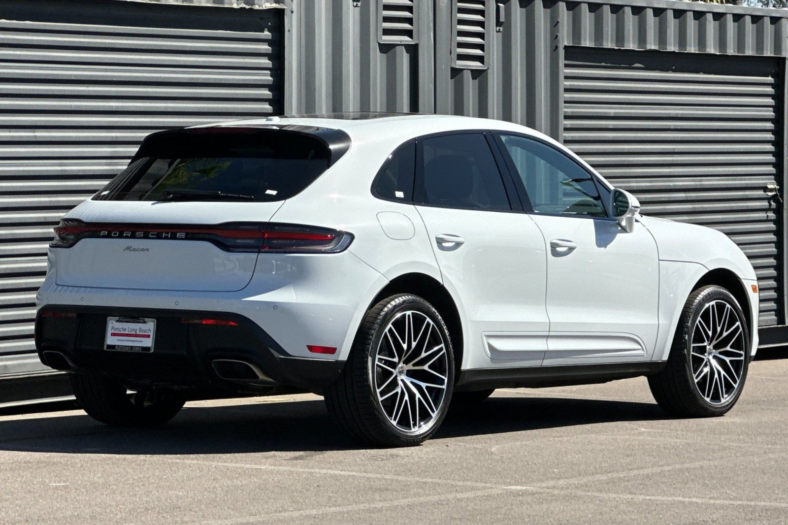 Used 2026 Porsche Macan AWD/4WD image 8