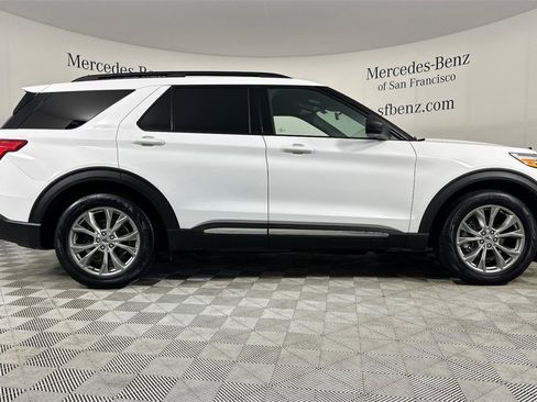 Used 2020 Ford Explorer XLT w/ Equipment Group 202A image 3