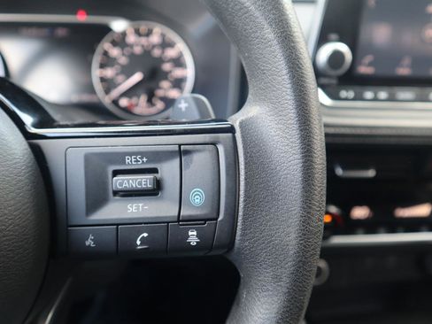 Used 2021 Nissan Rogue SV image 59