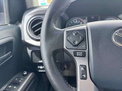 Used 2016 Toyota Tacoma SR5 w/ Towing Package RWD image 34