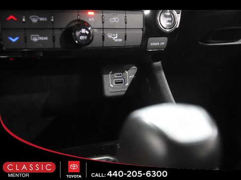 Used 2022 Jeep Compass Latitude w/ Sun and Sound Group AWD/4WD image 14