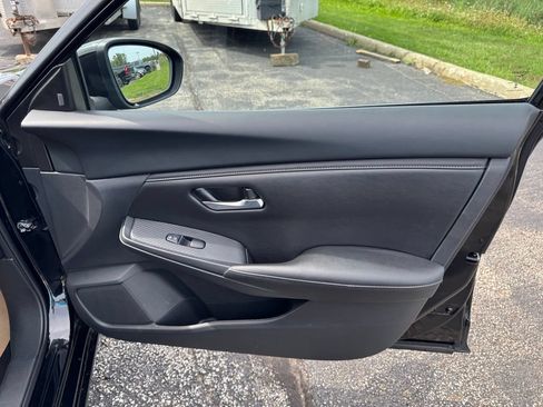 Used 2025 Nissan Sentra SV FWD image 18