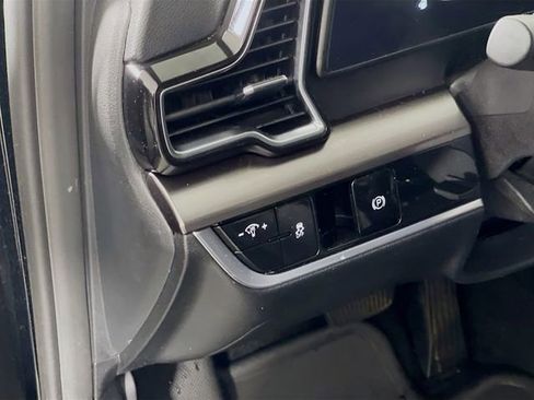 Used 2024 Kia Sportage EX FWD image 11