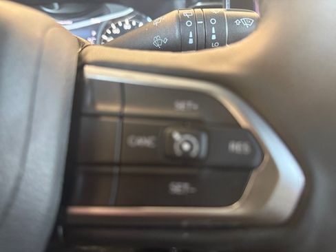 Used 2024 Jeep Compass Latitude AWD/4WD image 7