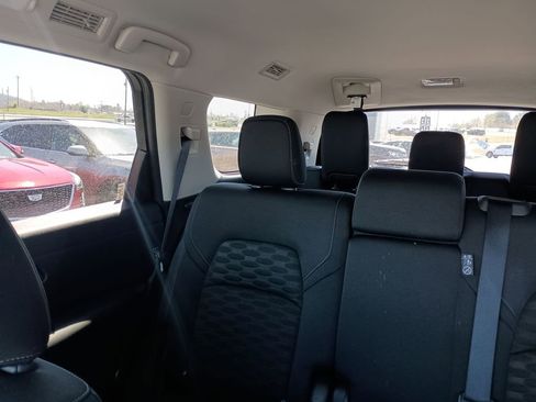 Used 2024 Nissan Pathfinder S image 12