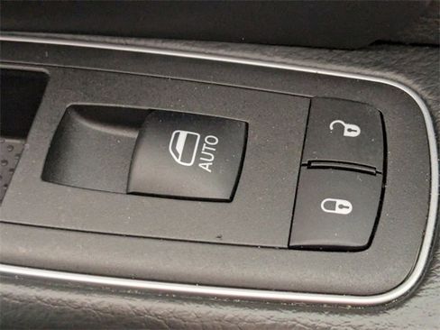 Used 2024 RAM 2500 Big Horn w/ Bed Utility Group image 34