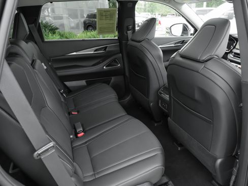 Certified 2026 INFINITI QX60 Luxe w/ Cargo Package FWD image 35