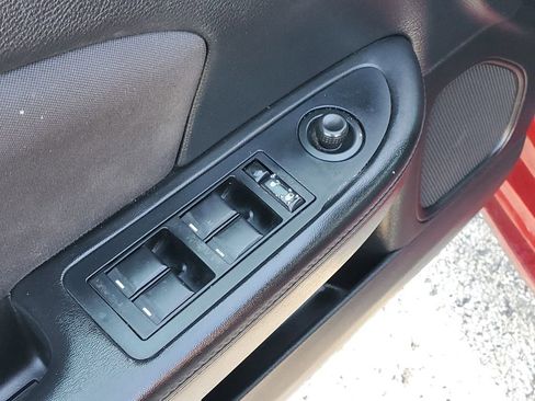Used 2013 Chrysler 200 Touring FWD image 18