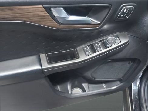 Used 2020 Ford Escape Titanium AWD/4WD image 11