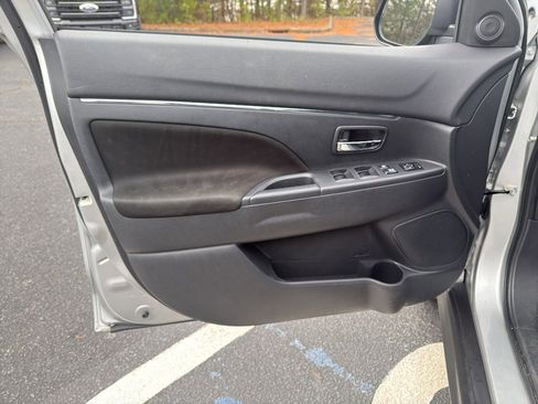 Used 2023 Mitsubishi Outlander Sport SE image 15