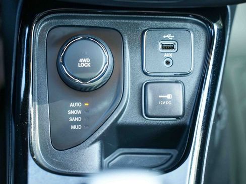 Used 2018 Jeep Compass Limited w/ Navigation Group AWD/4WD image 35