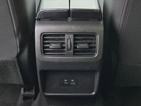 Used 2023 Nissan Rogue SV AWD/4WD image 17