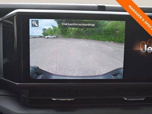 New 2025 Jeep Gladiator Willys image 18