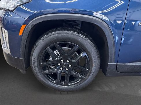 Used 2023 Chevrolet Traverse LT image 12