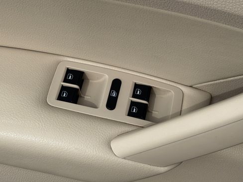 Used 2015 Volkswagen Passat 1.8T Limited Edition image 23