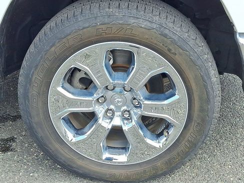 Used 2022 RAM 1500 Big Horn AWD/4WD image 9