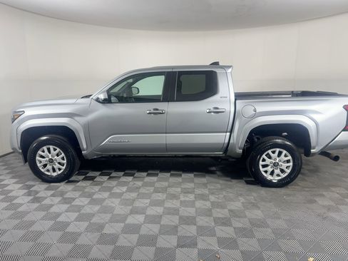 Used 2024 Toyota Tacoma SR5 image 2