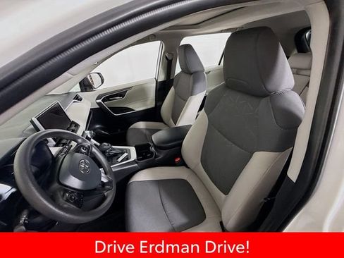 Used 2025 Toyota RAV4 XLE w/ Convenience Package FWD image 5