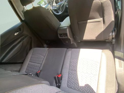 Used 2022 Chevrolet Equinox LT w/ Driver Convenience Package image 23