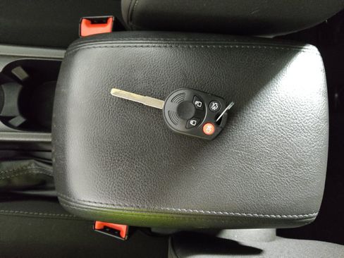 Used 2017 Ford Focus SE FWD image 32