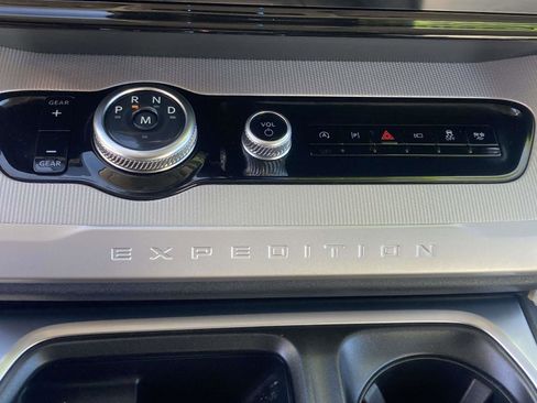 Used 2025 Ford Expedition Max Active image 28