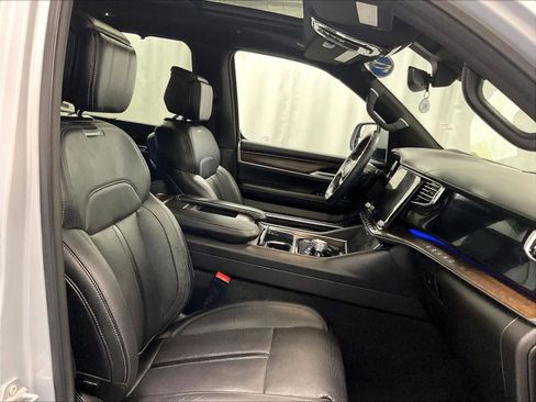 Used 2022 Jeep Grand Wagoneer Series I image 11