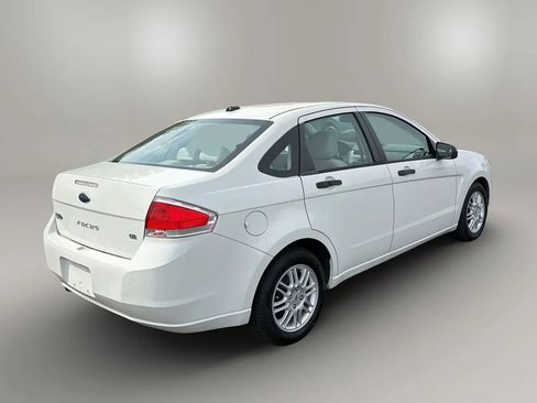 Used 2011 Ford Focus SE image 5
