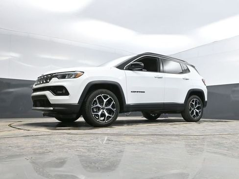 Used 2025 Jeep Compass Limited image 48