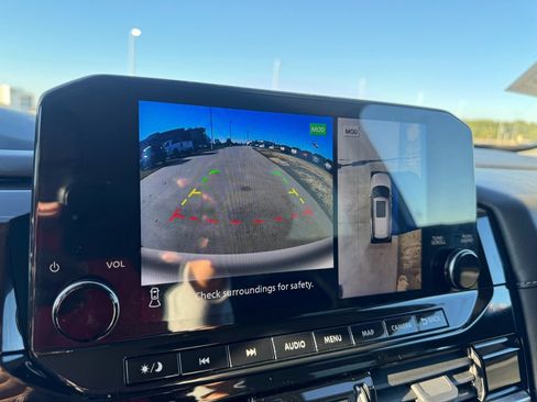 Used 2023 Nissan Pathfinder SL image 20