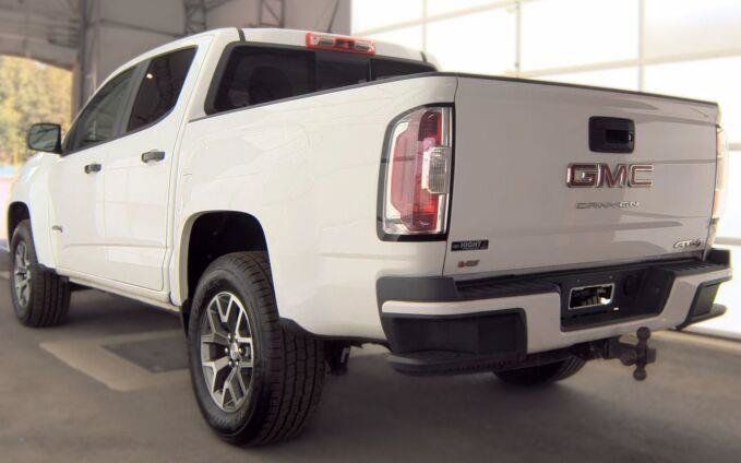 Used 2022 GMC Canyon AT4 w/ Trailering Package AWD/4WD image 2