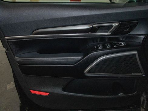 Used 2024 Kia Telluride S w/ S Sunroof Package image 11