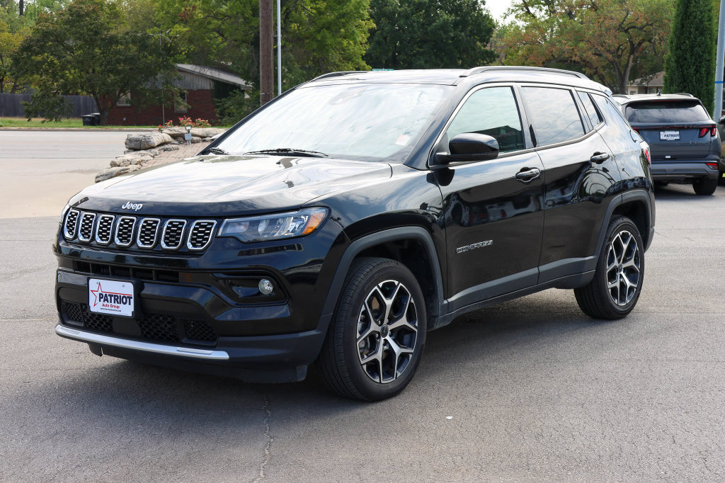 Used 2025 Jeep Compass Limited AWD/4WD image 6