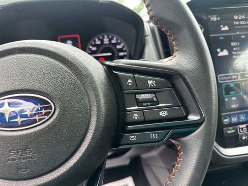 Used 2024 Subaru Crosstrek 2.5i Limited AWD/4WD image 18