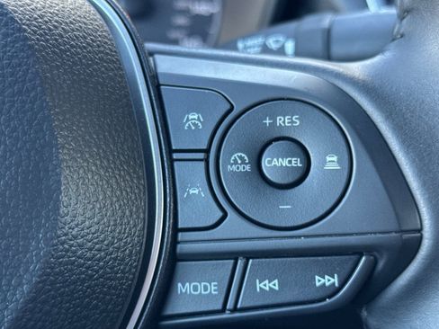 Certified 2025 Toyota Corolla SE image 31