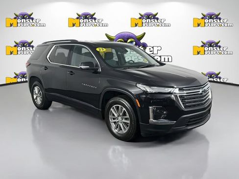 Used 2023 Chevrolet Traverse LT AWD/4WD image 3